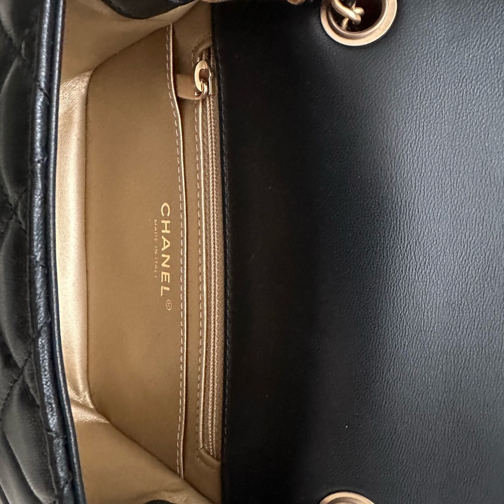 Brand new with tag 22C CHANEL pearl crush mini square black with gold ball - Picture 2 of 9